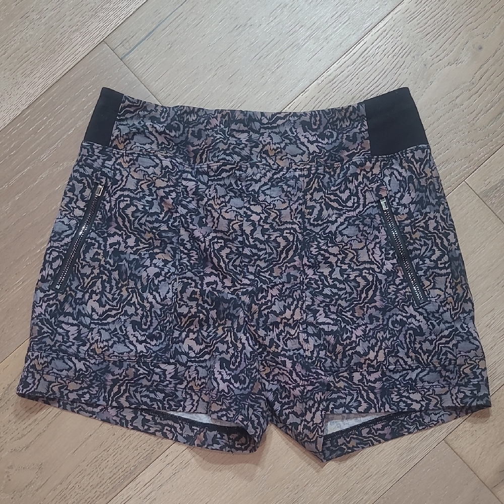 Athleta Trekkie North Shorts Women's sz 2 Multicolor Mid Rise Activewear Shorts